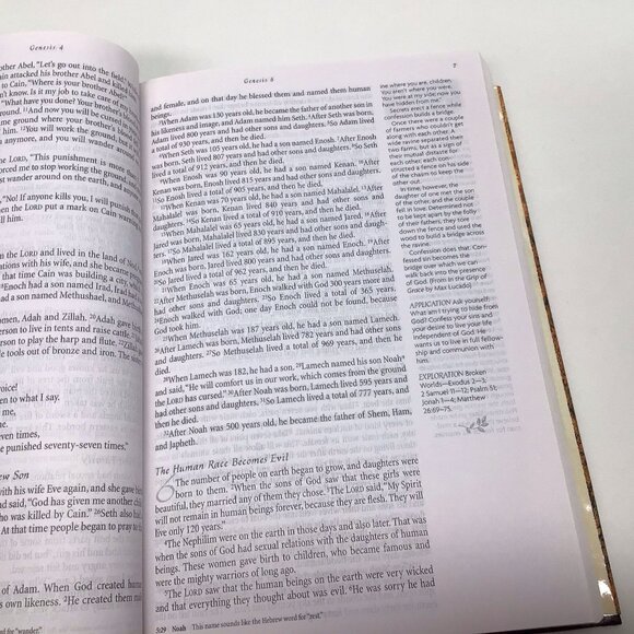 The Devotional Bible Experiencing the Heart of Jesus Max Lucado Hardcover NEW - Picture 5 of 11